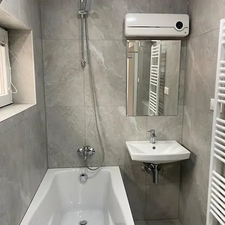 Rodinny Dom Auris Piest'any